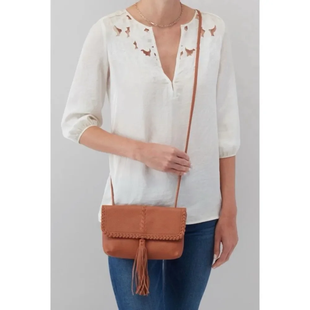 Rare~Hobo Bramble 100% Leather Crossbody Bag in Cashew